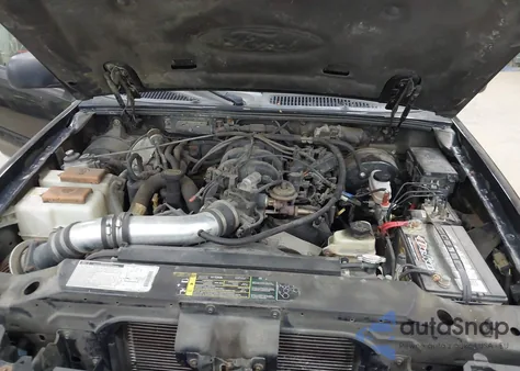 2002 Ford Explorer Sport Trac z USA, uszkodzony, nr VIN 1FMZU77E32UD15064